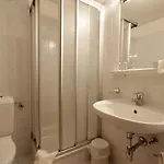 Otel Tia 3*