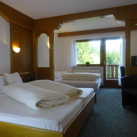 Tia Hotel 3*